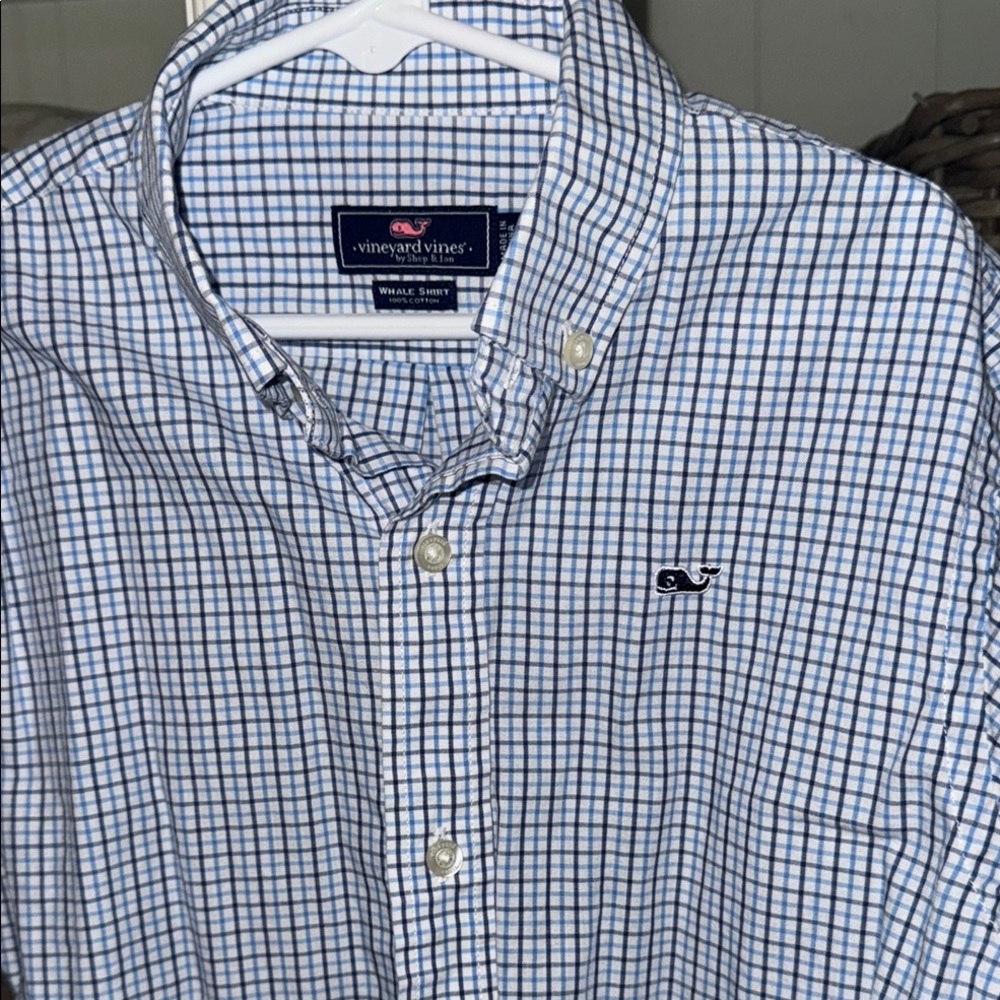 EUC boys size 7 Vineyard Vines button down. Effortlessly cool as VV is!
